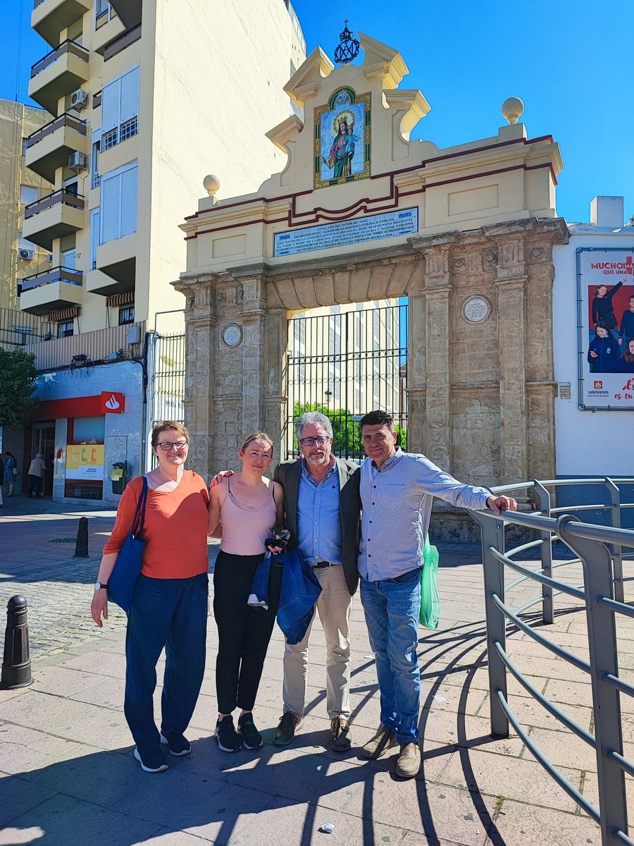 ErasmusTrinidad's tweet photo. Hemos tenido una visita preparatoria para un futuro proyecto de 2 profesoras suecas del Instituto “Järvsögymnasiet” de la localidad de Järvsö. Conocieron las instalaciones de @SalesianosSTRD donde sus alumnos participaran en septiembre 🇸🇪🇪🇺 https://t.co/SPaIgtEagn