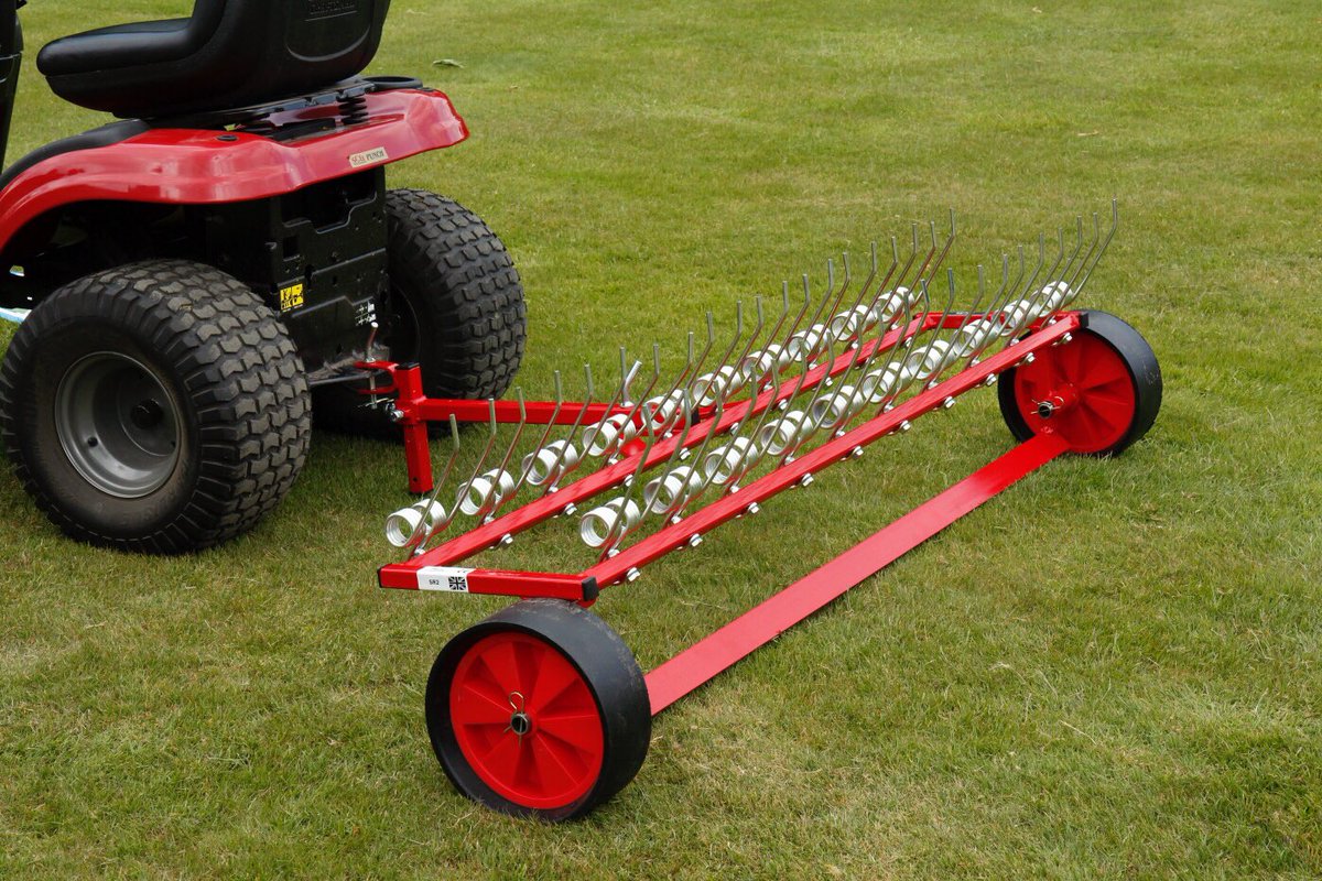 SCHSuppliesLtd's tweet image. April is all about scarifying at SCH. This week’s product showcase is our Two-Row Scarifying Rake. Give your lawn a good spring clean by removing dead and matted grass. 

Click here for full details on our SR2 schsupplies.co.uk/product-page/s…

#scarifying #groundsmanagement #gardenmachine