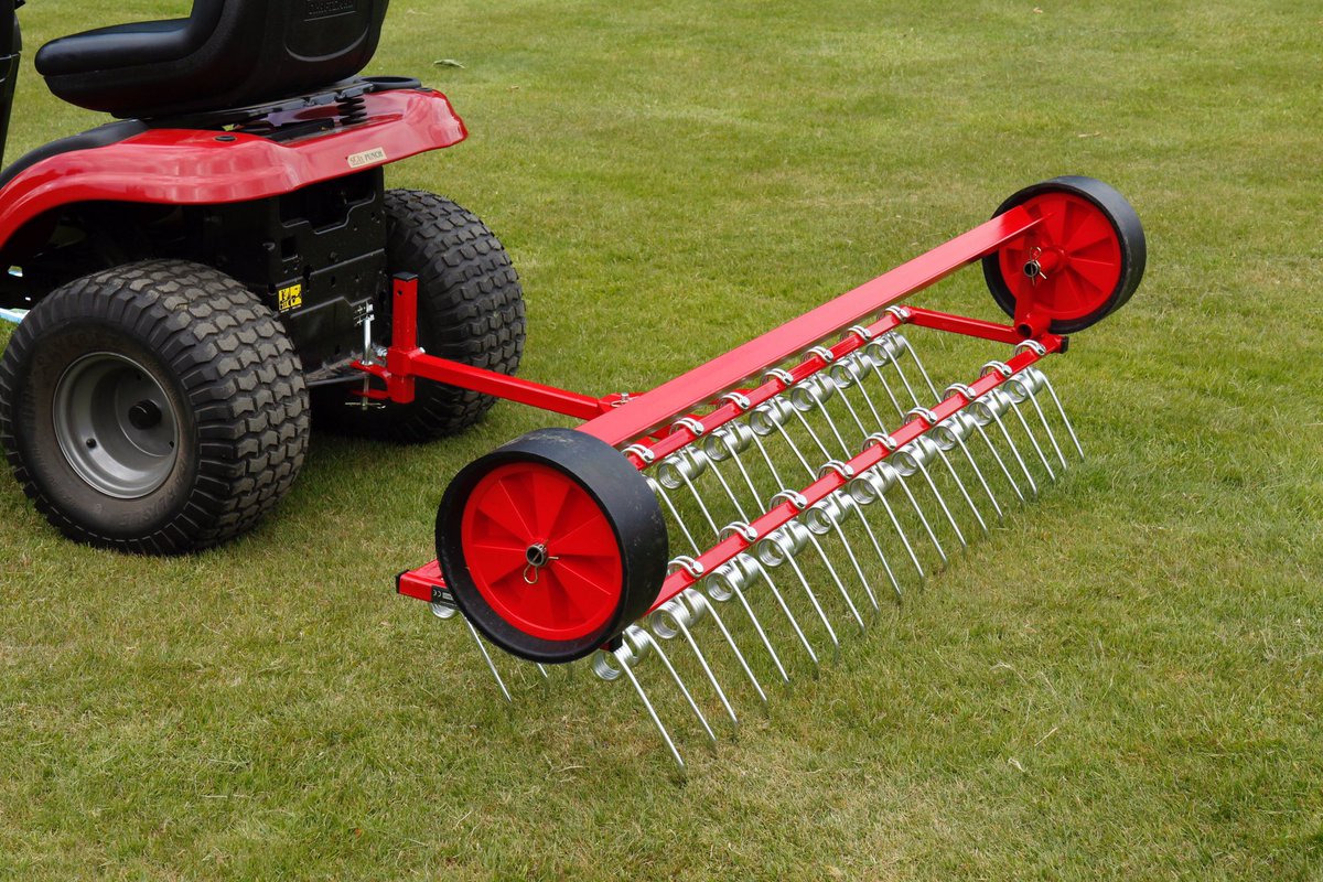 SCHSuppliesLtd's tweet image. April is all about scarifying at SCH. This week’s product showcase is our Two-Row Scarifying Rake. Give your lawn a good spring clean by removing dead and matted grass. 

Click here for full details on our SR2 schsupplies.co.uk/product-page/s…

#scarifying #groundsmanagement #gardenmachine