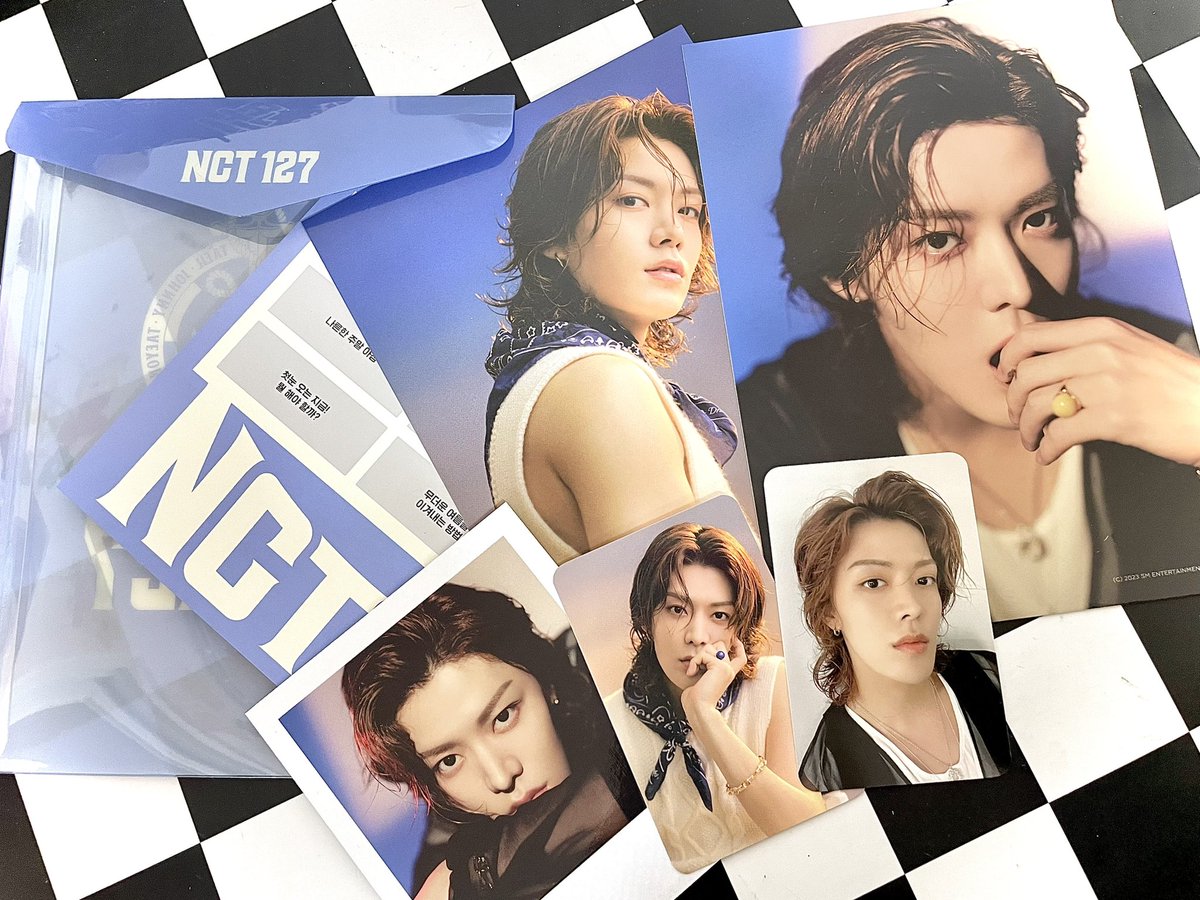 cherrrry_taaa_'s tweet photo. 2023 SEASON'S GREETINGS PHOTO PACK YUTA https://t.co/5PF2rRkOzq