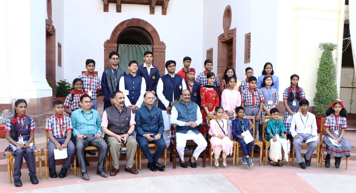LokSabha_PRIDE's tweet photo. Shri Om Birla, Hon'ble Speaker, Lok Sabha, with the participants representing youth of our Country from the Dept. of Higher Education, Dept. of School Education, Dept. of Youth Affairs in paying homage to Dr. B.R. #Ambedkar on his Birth Anniversary in the Parliament House. https://t.co/cwm6UgMBwu