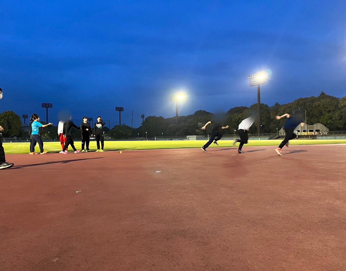nmuTandF's tweet photo. こんばんは、陸上部です✨✨

本日の勧誘は6名の新入生が参加してくれました！！来てくださった方々ありがとうございました😊✨

来週の17日(月)も勧誘があるので、少しでも興味を持っている方は気軽にLINEorDMしてください🍀 https://t.co/NJuWDdmvOA