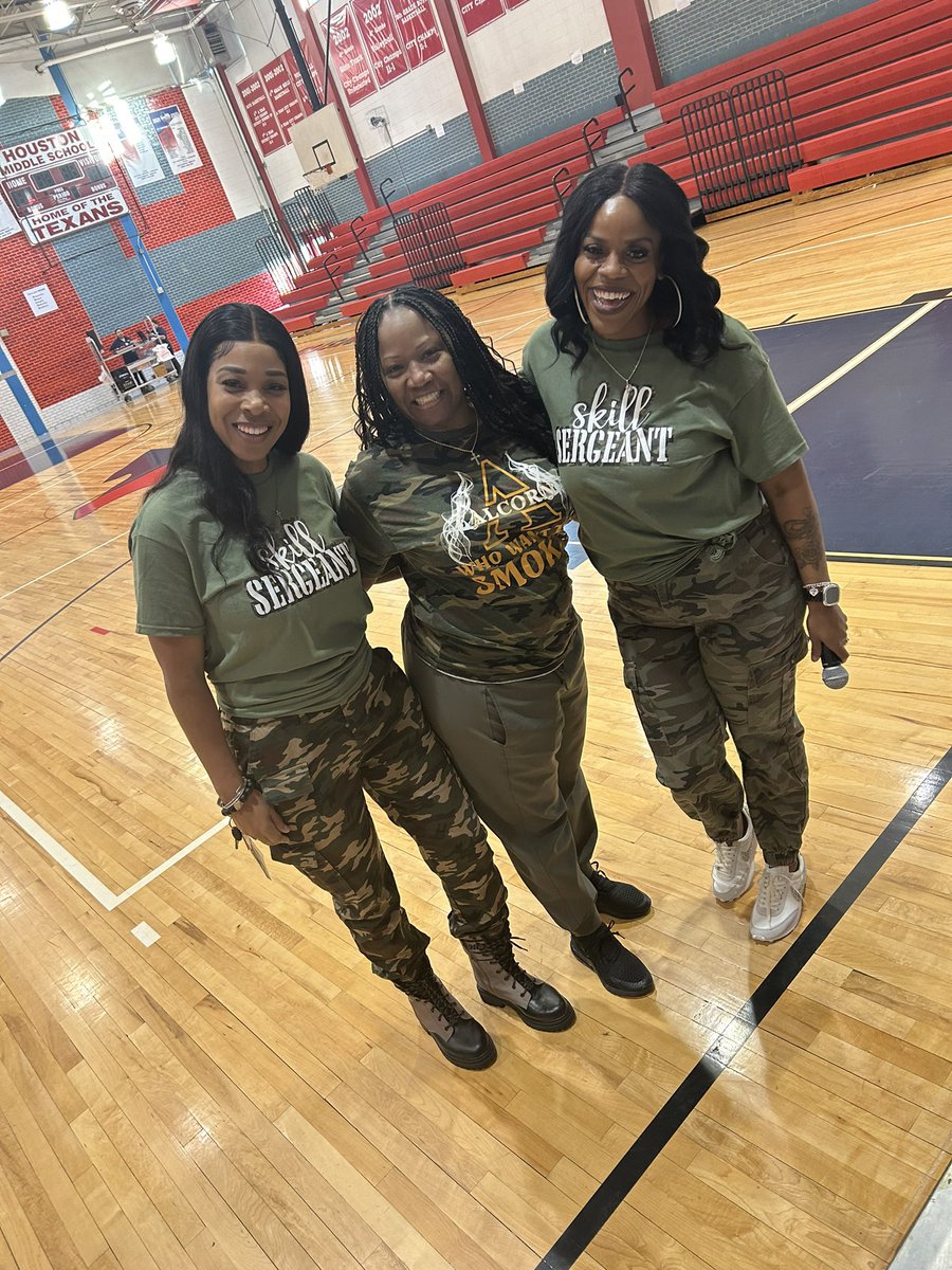 LoveJonesABJ's tweet photo. Final day of STAAR Spirit Week! Attack the STAAR dress in Camo!! @SamhoustonMS https://t.co/CRNIt7viUr