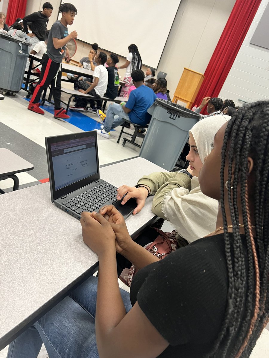 MsAprilHoward's tweet photo. How do you make friends when language is a barrier? You pull out the Chromebook and use a translator! #8thgrade #relationshipbuilding #knockingdownbarriers #cafeteriachronicles @HamptonCSchools @HCS_TitleI @JaradM https://t.co/HdGsg8ripv