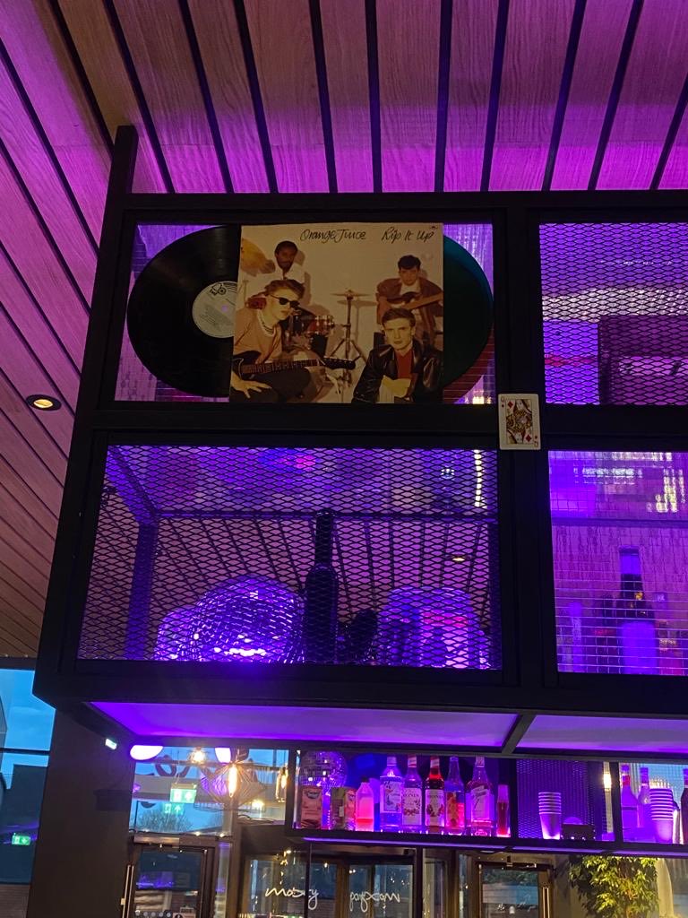 stringy18's tweet image. Just back from a trip to Glasgow. Nice to see our hotel paying tribute to the legendary Orange Juice! ⁦@EdwynCollins⁩