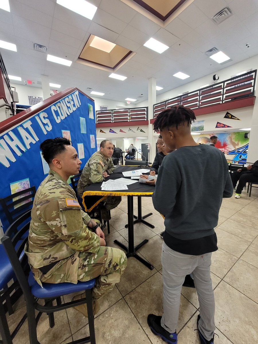 FwcaPrincipal's tweet photo. Today was @USArmy day!
#TexansCan #fwca #graduatingthinkers #tcaWestcreek #armystrong https://t.co/YflT3URRdL
