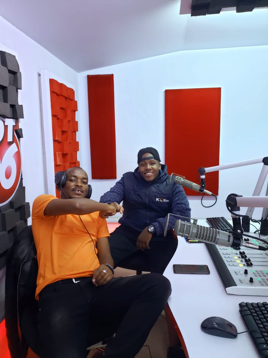 Hot_96Kenya's tweet photo. It's Friday again!!!.share the love that was missing during the week in a worthy moment of peace and bliss😊....welcome to Happy Hour.
@bensu_mk @patrickigunza @Deejay_Carbon
#Hot96drive
#HotHappyHour https://t.co/OhJnjktnW2