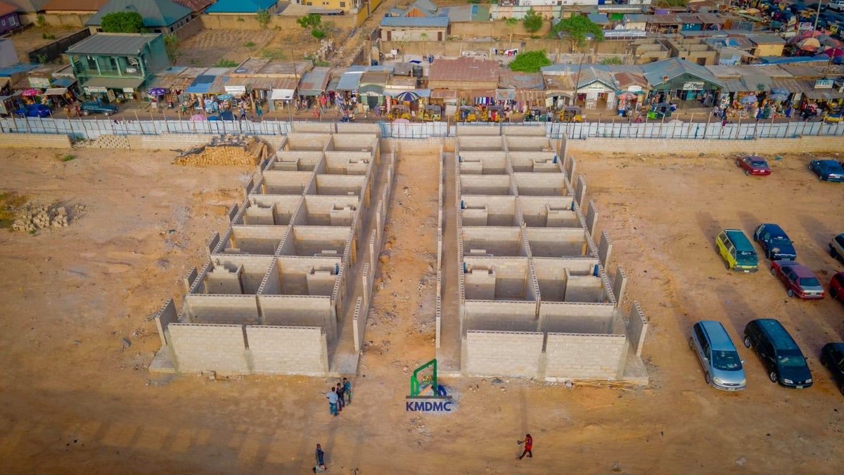 Ravevebalagoro1's tweet photo. Project update: SABON TASHA MARKET
Location: Chikun LGA
Completion Status: 38%
#Shopsforall
Item of Work: Superstructure works across all blocks are ongoing. Additionally, roofing and plastering of the administrative block has been completed. https://t.co/FKRLASp6rJ