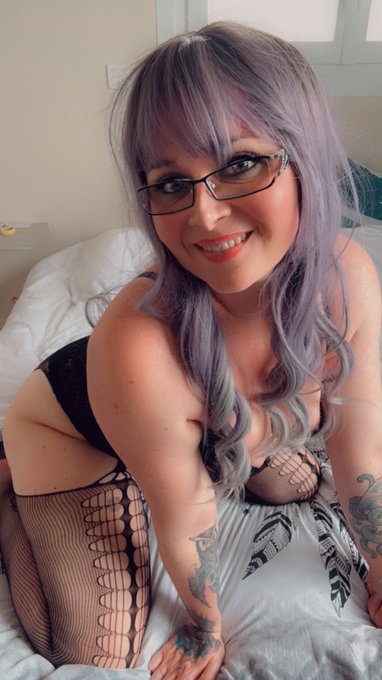 Il va y avoir de choix sur mes r&eacute;seaux 🥰🥰 https://t.co/z7dTk6Arxh<a href="/tag/nude"class="tags"><span>#nude</span></a><a href="/tag/tattoogirl"class="tags"><span>#tattoogirl</span></a><a href="/tag/nudes"class="tags"><span>#nudes</span></a><a href="/tag/sexytattoo"class="tags"><span>#sexytattoo</span></a><a href="/tag/mym"class="tags"><span>#mym</span></a><a href="/tag/mymgirl"class="tags"><span>#mymgirl</span></a>