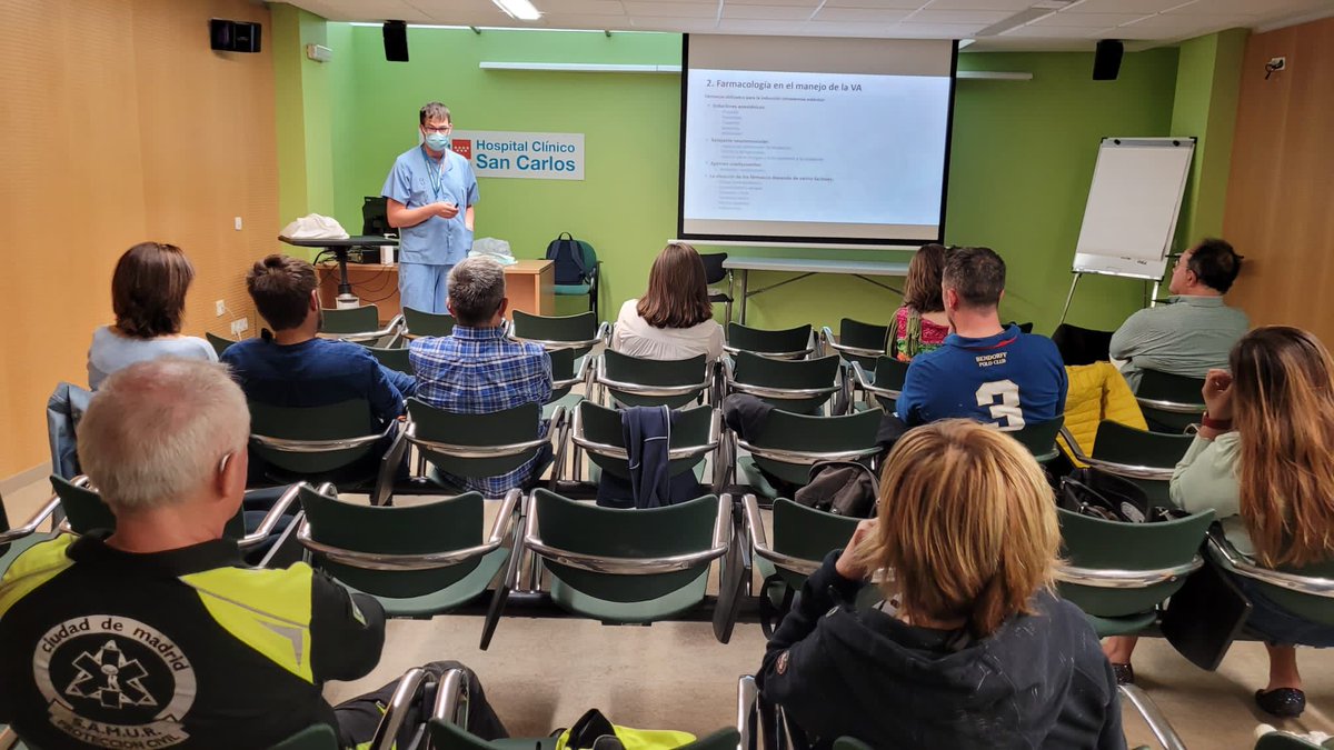 anestesiaHCSC's tweet photo. Primer día de nuestro curso "Actualizaciones del manejo avanzado de vía aérea en Urgencias y Emergencias Extrahospitalarias". Éxito total! Si te lo estás perdiendo... habrá ediciones futuras. #fernandosomoza @JulioMarcotegui @nachonp1 @lsanteserna @sedar_es @SAMUR_PC @ucite12 https://t.co/v1LPi3QglC