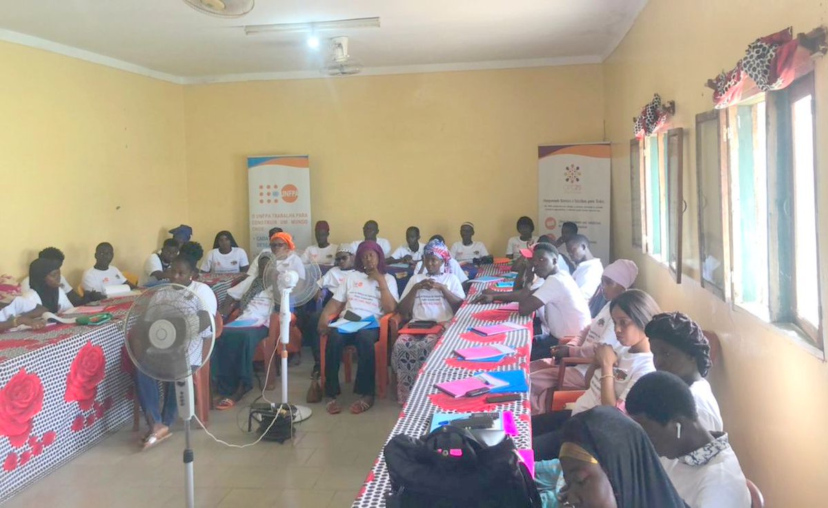 UNFPAGNB's tweet photo. A Peer educators' capacity building workshop started today, for 40 young people from 4 #YOUTH networks aimed at strengthening their capacity on #SSR, #FP, #GBV and #FGM, with participants expected to subsequently carry out community awareness raising.
#ForTheGoals #ForTheYouth https://t.co/ZWY6XkhpK6