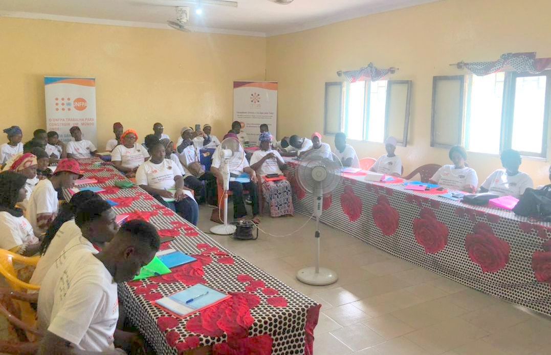 UNFPAGNB's tweet photo. A Peer educators' capacity building workshop started today, for 40 young people from 4 #YOUTH networks aimed at strengthening their capacity on #SSR, #FP, #GBV and #FGM, with participants expected to subsequently carry out community awareness raising.
#ForTheGoals #ForTheYouth https://t.co/ZWY6XkhpK6