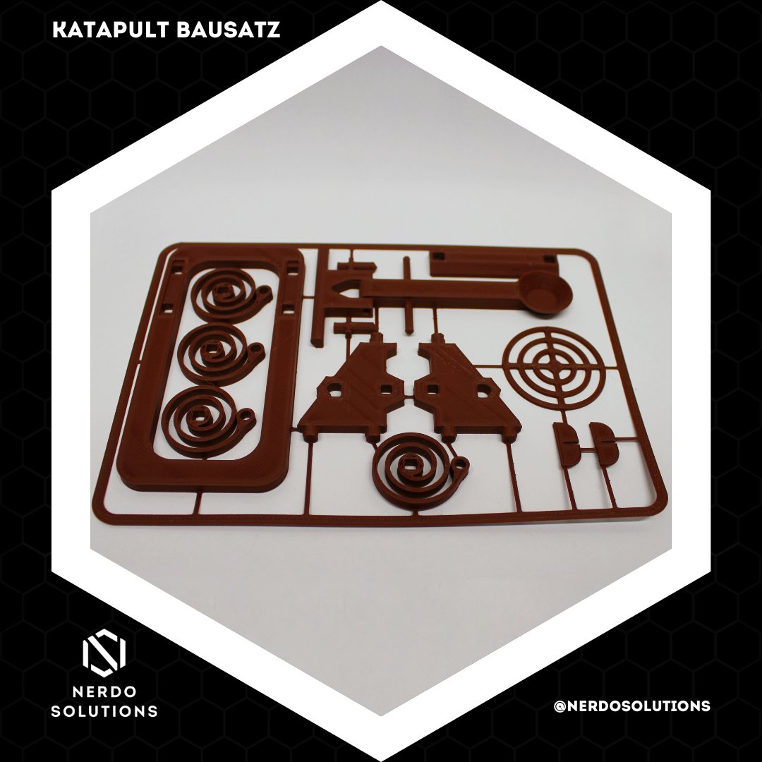 Katapulte sind nicht die Lösung für alles, aber für vieles.
Ob Papierkügelchen, Schokoeier oder andere Zuckerbomben: Damit lassen sich alle Schlachten im Haushalt schlagen.
Mein Kunde lebt das vollends aus 😁

#NerdoSolution #3DPrinting