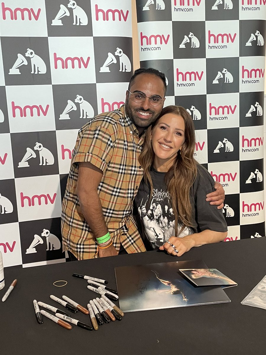 DJay95's tweet photo. Loves goes on and on! Congrats on the #1 album Queen and for being my saviour these last 14 years @elliegoulding! Fourth number one album with #HTH 🤯 x https://t.co/hkAE4DqDOh