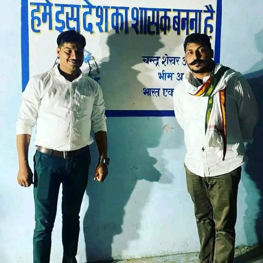 बुद्धि से विकलांग आरक्षण जीवी कभी-कभी शंख जोर से फूंक लेता है.. 🤣🤣