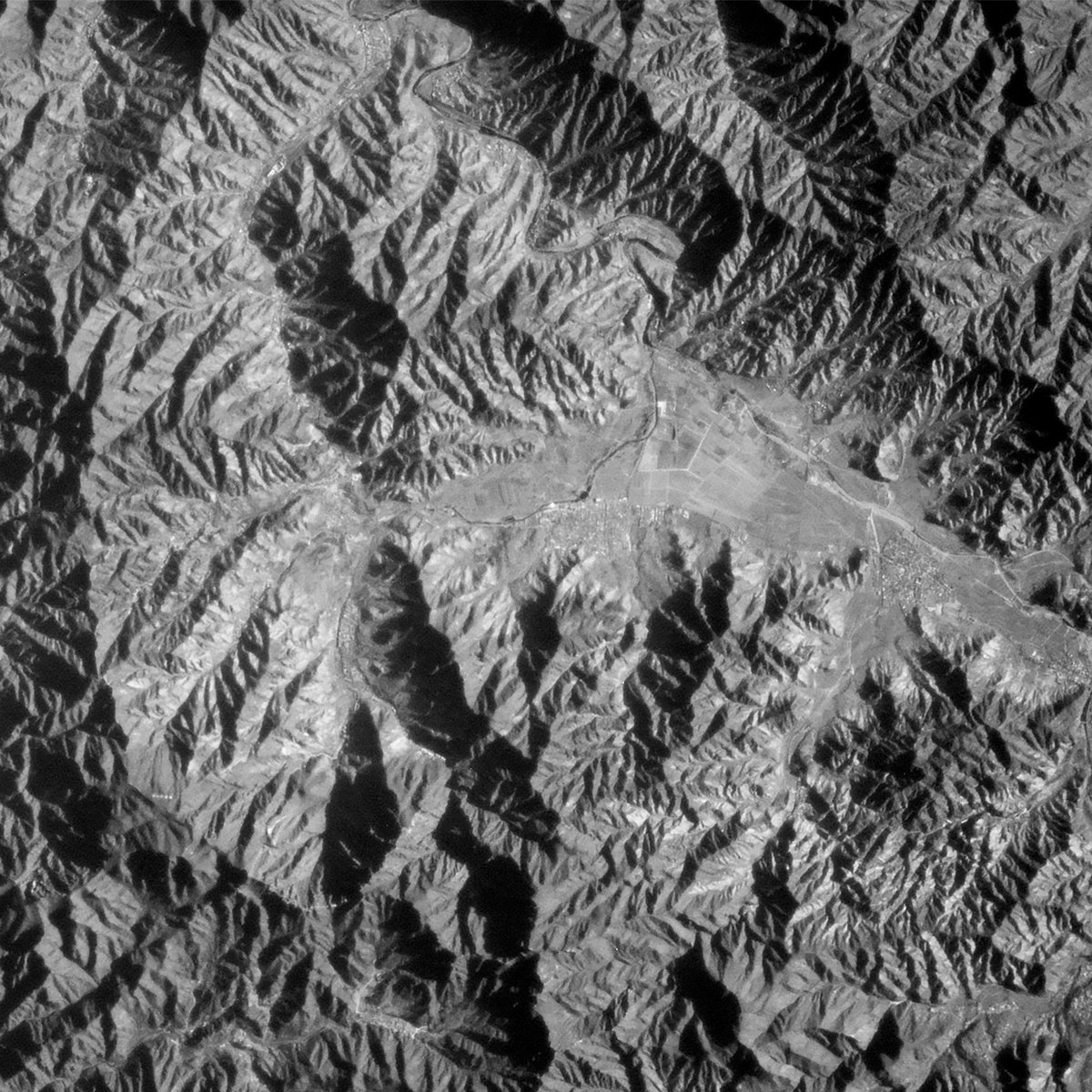 TerranOrbital's tweet photo. Our second #EarthMonth #GEOStareSV2 #satellite photo with @cognitive_space and @Livermore_Lab captured another world wonder.  

The Great Wall of China (3/18/2023, 01:12 UTC): https://t.co/Nl6TDdNg15 

$LLAP #spaceindustry #defense #earthobservation https://t.co/VMraN0MgpA