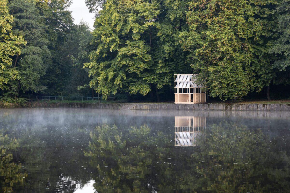 International architecture students, in collaboration with Slovakian architecture firm GRAU, have crafted a temporary Tea House Pavilion on the bank of Češký Těšín dam in the Czech Republic. Read more via <a href="/iconeye/">ICON</a> #IconInsights zurl.co/Xxeo