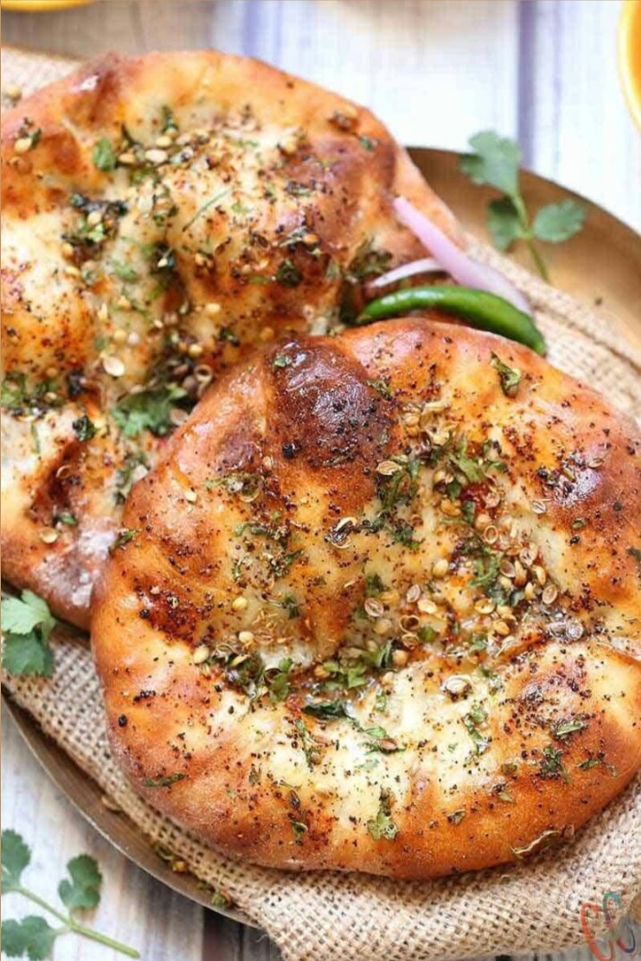 desi_thug1's tweet photo. 12 Extremely Delicious Punjabi Dishes

1. Amritsari Kulcha https://t.co/AR3M45YIbb