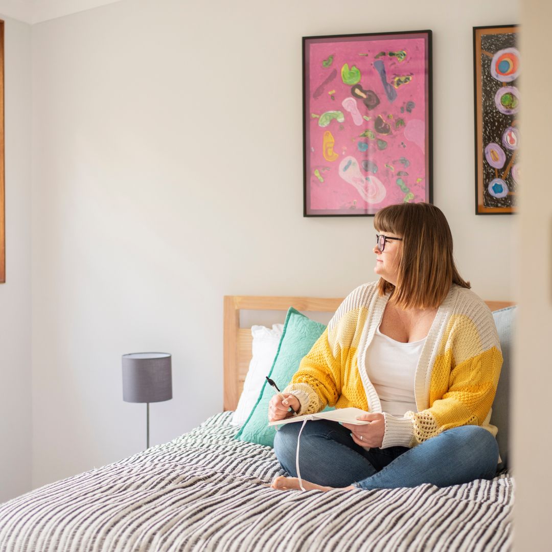 Efferdent's tweet image. Try this affirmation heading into the weekend: “I call my energy back to me.” #UseAsDirected  #energy #efferdent #affirmation #weekend