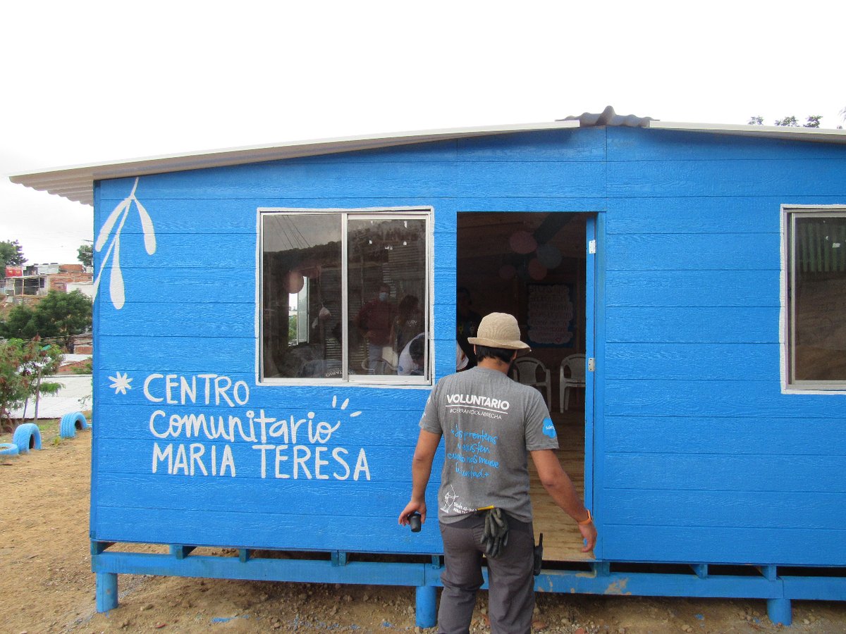 La segunda edición de #Cúcuta es un proyecto que inició en el 2020, en el cual estuvieron los equipos de TECHO en #Colombia y #Venezuela, se llevó a cabo la construcción de 6 viviendas de emergencia y 1 centro comunitario y ¡este año volvemos a Cúcuta para una 3ra edición!