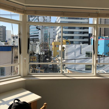 Miss_Marrys's tweet photo. sunny days spent at a cute café https://t.co/eBwz1FXURO