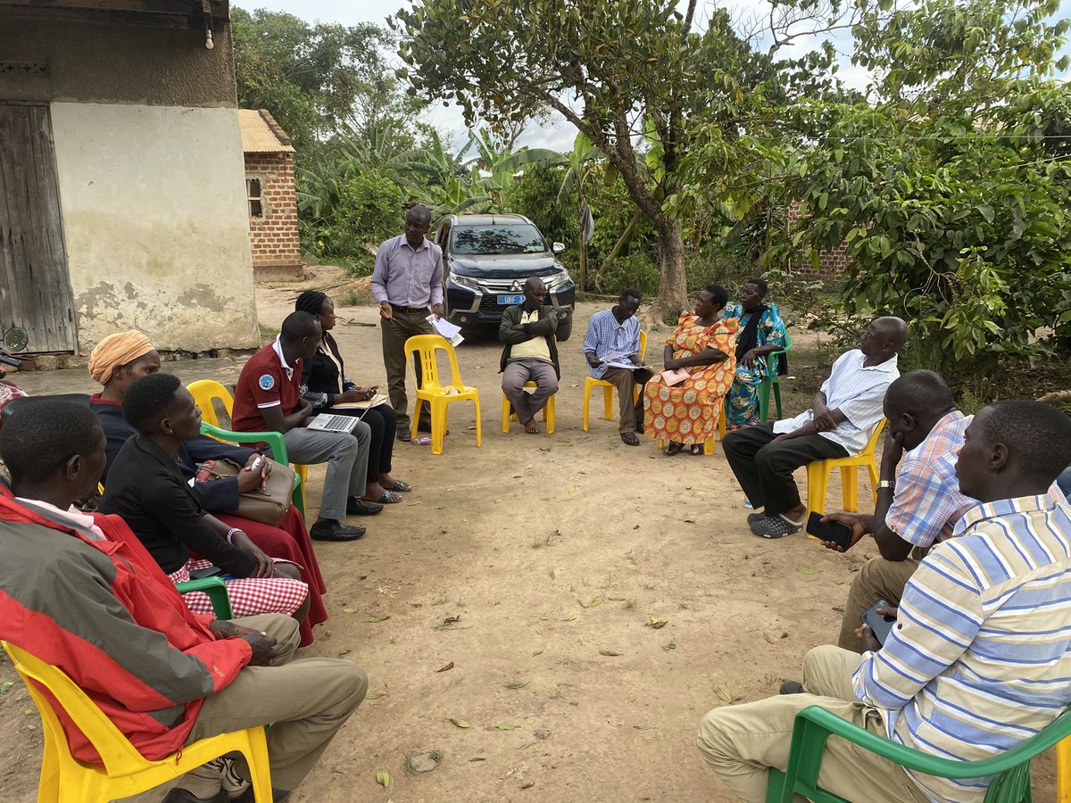 uetcl's tweet photo. UETCL projects team carrying out community engagement meetings in Kirolo village, Kapeeka for project affect communities along the Kawanda-Kapeeka-Kasana transmission line which provides reliable power to the Kapeeka substation https://t.co/WyzZkkPOWP