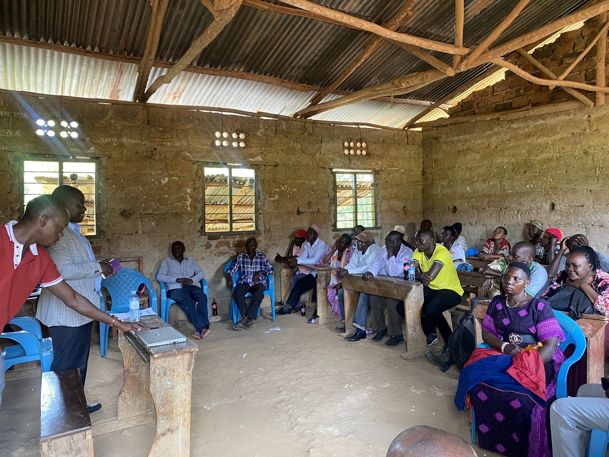 uetcl's tweet photo. UETCL projects team carrying out community engagement meetings in Kirolo village, Kapeeka for project affect communities along the Kawanda-Kapeeka-Kasana transmission line which provides reliable power to the Kapeeka substation https://t.co/WyzZkkPOWP