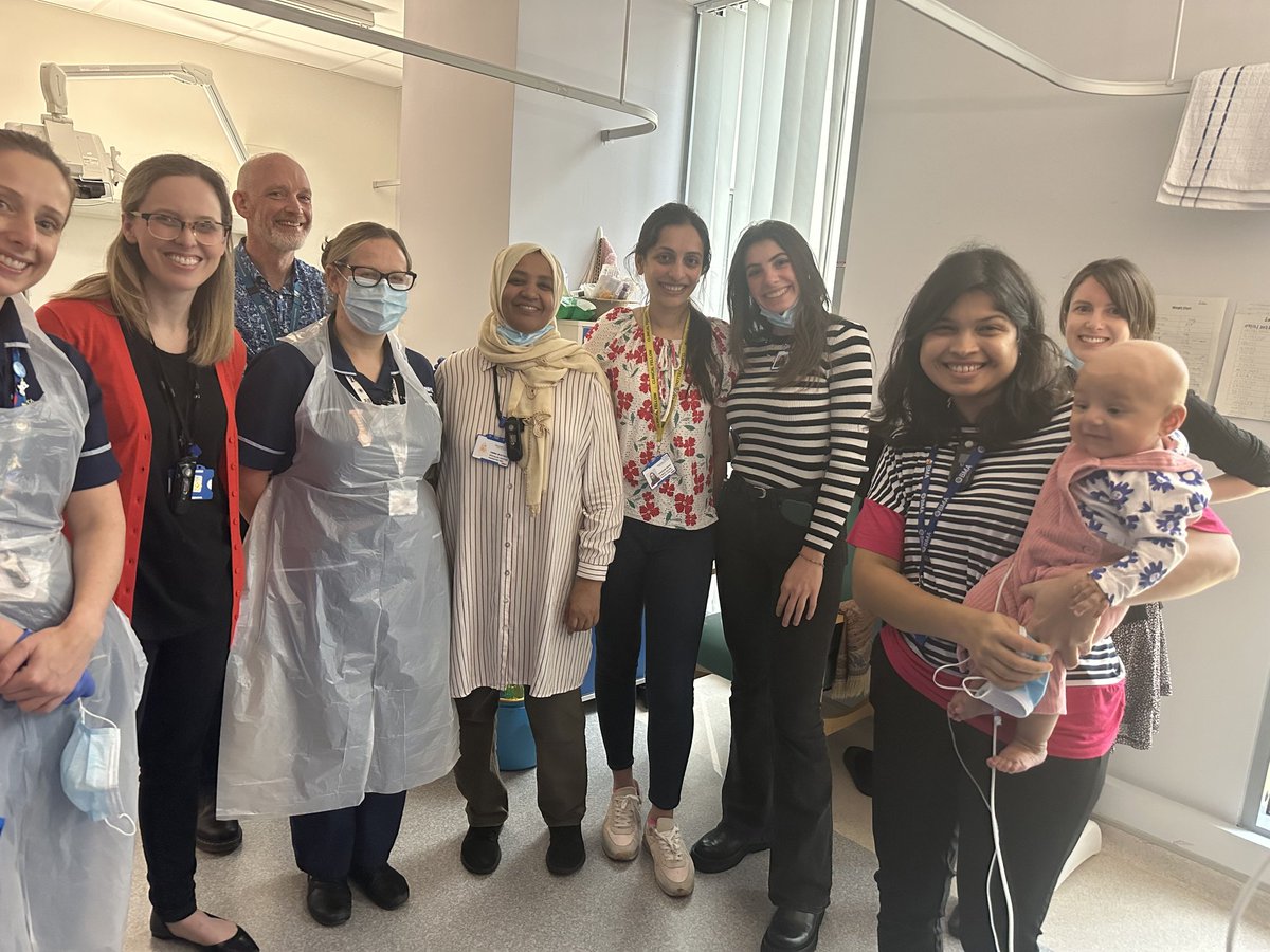rob_wynn_TdF's tweet photo. How lucky we are to work in #haematology #transplant in @RMCH_BMTU @RMCHosp .. enjoying rounds with great team - colleagues, fellows, international fellows, research fellows and nurses, saving lives of beautiful babies and children #GeneTherapy https://t.co/HzeHLISxMJ