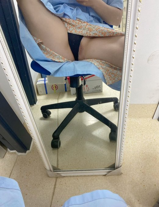 谁不希望夜夜笙歌，性爱我觉得是一种优美享受的享受，喜欢大叔的持久，喜欢帅哥哥的坚硬，你是有魅力的，我就是属于你的，嘿嘿。不想一个人自慰，喜欢可以私信我，主页有姐姐唯一的联系方式，有想法行动起来