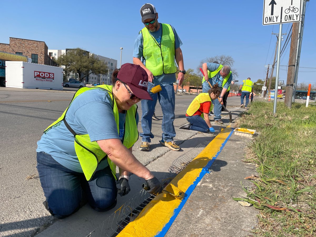 LCRA's tweet photo. Today is our annual #LCRAStepsForward Day! About 640 LCRA employees will be volunteering at dozens of community projects. Follow along on our Instagram Stories to see how we're giving back to the communities we serve: https://t.co/kbKmphvGY7
#LCRAGivesBack #NationalVolunteerMonth https://t.co/k7WcfnlLRm