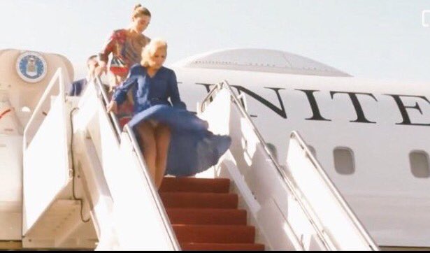 Jcleavenger2's tweet photo. @FLOTUS is this you 😂 https://t.co/DpvBE9YYYg