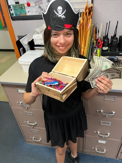 southrangederry's tweet photo. Congratulations, Arya, our 3rd Book Blast Treasure Chest winner. Way to go! For those families that still want to participate, register: https://t.co/wV8RIcXqOA….  To support our school &amp; help our students have access to more books, please donate here. https://t.co/jOJSwa5El3 https://t.co/dVOL0PBhT3