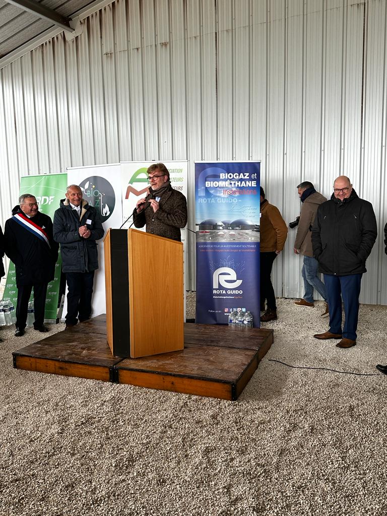 Prefet41's tweet photo. #Visiteofficielle | Marc Fesneau, ministre de l’Agriculture et de la Souveraineté alimentaire, s’est rendu à #Mer pour inaugurer et échanger sur le fonctionnement de l'unité de méthanisation BiogazMer. https://t.co/XVef0lhZYu