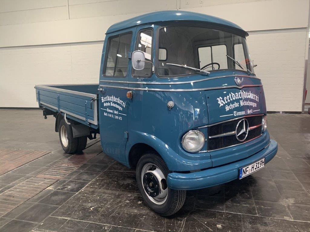 APicton_Glass's tweet photo. Bygone era #lightcommercialvehicles @MBVansUK #L319 @MercedesTruckUK #L508D @APicton_Glass @GlassGuide @autovista24 @autovista_group #LCVs #old #classic #unusual #rare #lovevans #loveLCVs https://t.co/BYMytkdOfk