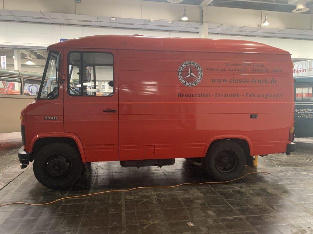 APicton_Glass's tweet photo. Bygone era #lightcommercialvehicles @MBVansUK #L319 @MercedesTruckUK #L508D @APicton_Glass @GlassGuide @autovista24 @autovista_group #LCVs #old #classic #unusual #rare #lovevans #loveLCVs https://t.co/BYMytkdOfk