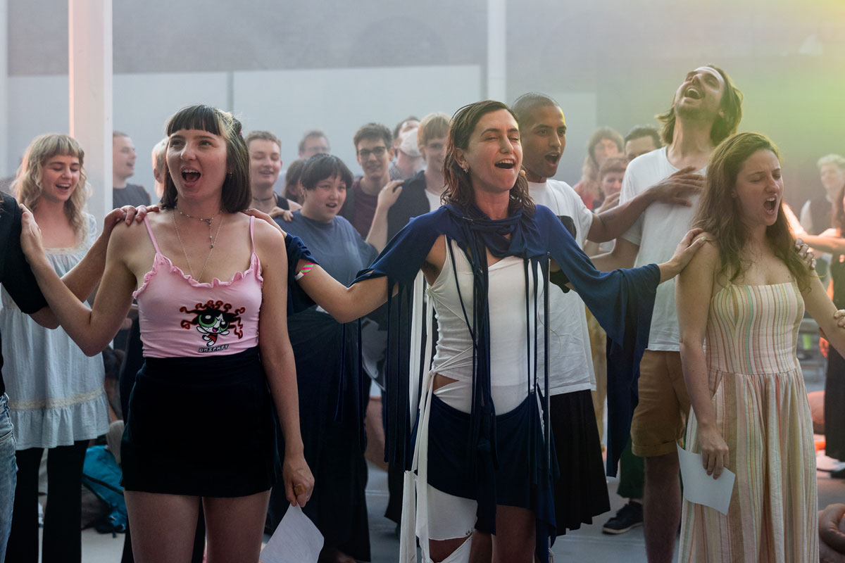 BritishDeafNews's tweet image. 🎭 Get ready for a night of immersive art and performances with #InchoateBuzz on 21/04/2023 at Tramway, Glasgow! Featuring talented artists SERAFINE1369, Isabel Rosa Muñoz-Newsome, Eve Stainton and Fernanda Muñoz-Newsome. Book now! tramway.org/event/a0608965… 

#BSLInterpreted