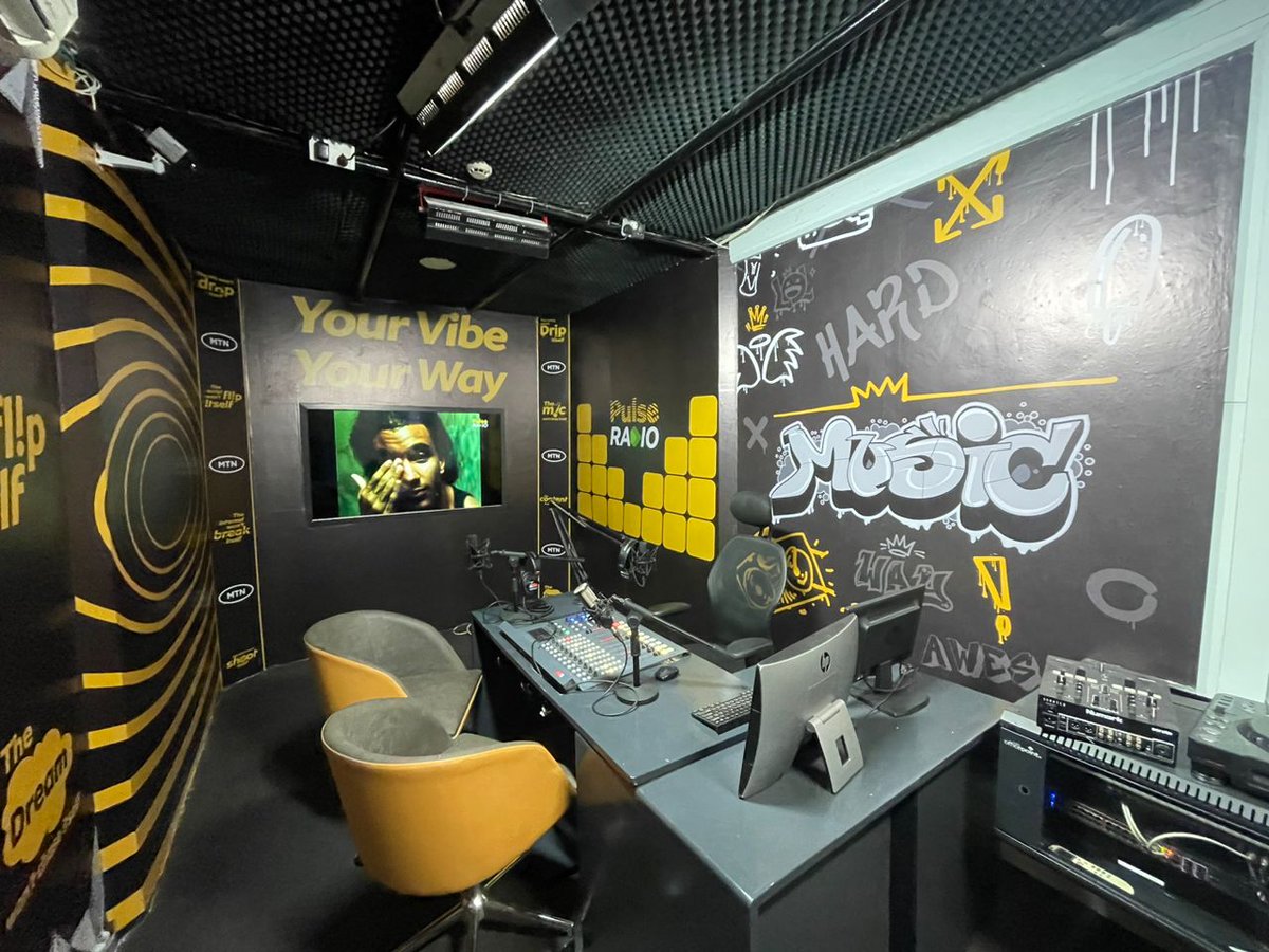 mtnug's tweet photo. Who should we host first oba?
#PulseRadio #MTNPulse https://t.co/RP4526CmyQ