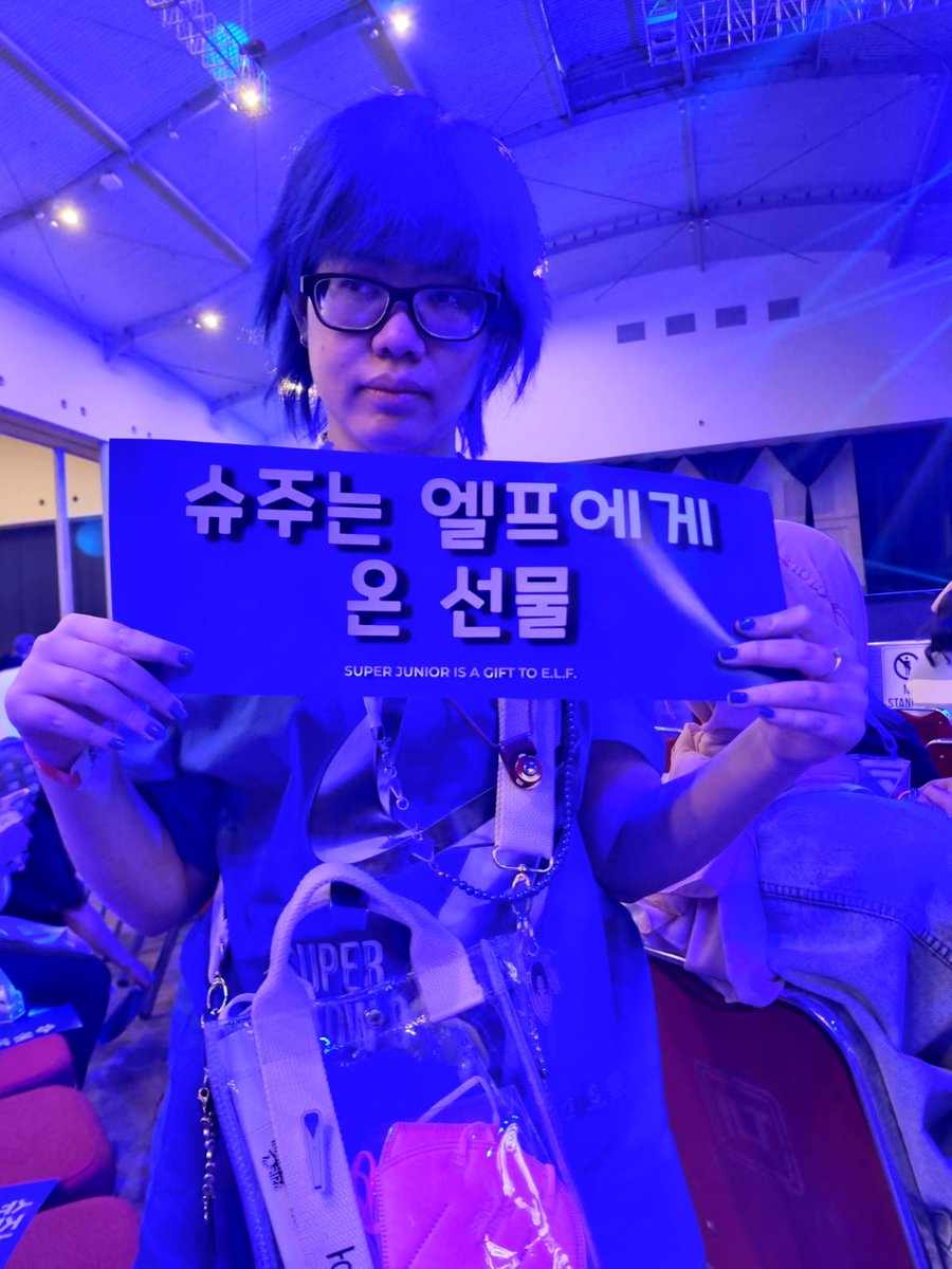 evelynyle_'s tweet photo. @Everlastingfess Super Show keenamku.. pertama kali setelah pandemi🥲 liat Suju juga pertama kalinya sedekat ini💙 #SS9inJKT https://t.co/jtqgSp1xSQ