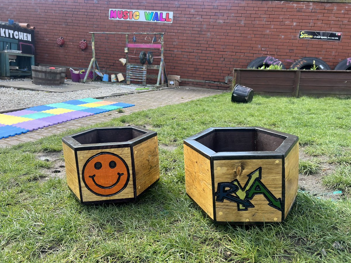 Royston Youth Action (@roystonyouthact) on Twitter photo Thank you so much <a href="/GPlanters67/">Garden.Planters67</a> for the brilliant wee planters you made for us 😁
They’re class so they are and can’t wait to fill them up with some lovely flowers and display in the youthy garden 🪴 🌷 Thank you so much <a href="/GPlanters67/">Garden.Planters67</a> for the brilliant wee planters you made for us 😁
They’re class so they are and can’t wait to fill them up with some lovely flowers and display in the youthy garden 🪴 🌷