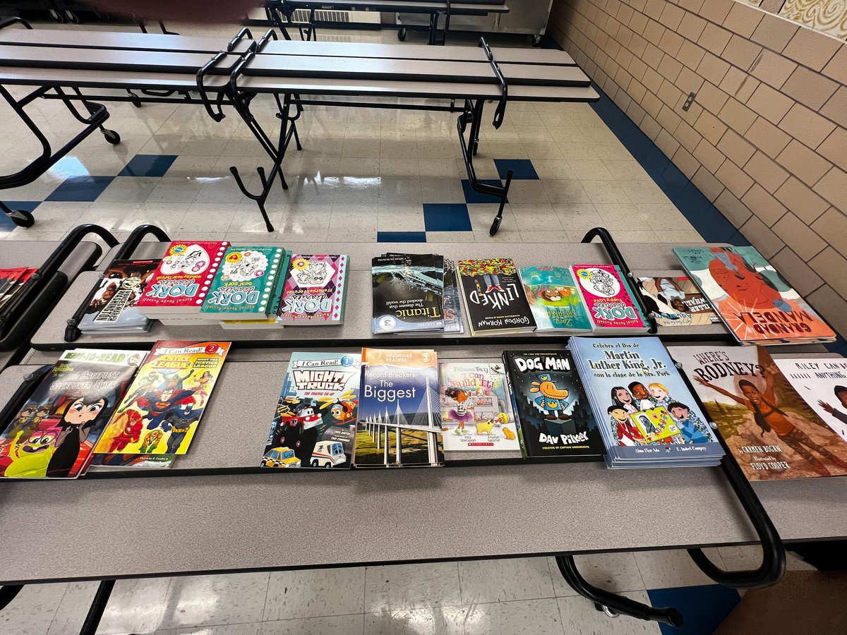 CCMossFW's tweet photo. Thank you Mrs. Redeemer for putting together a wonderful academic night for our students and parents.  It was a great event, and our families were able to learn along with their students from the engaging activities. https://t.co/mORzQ1aRZp