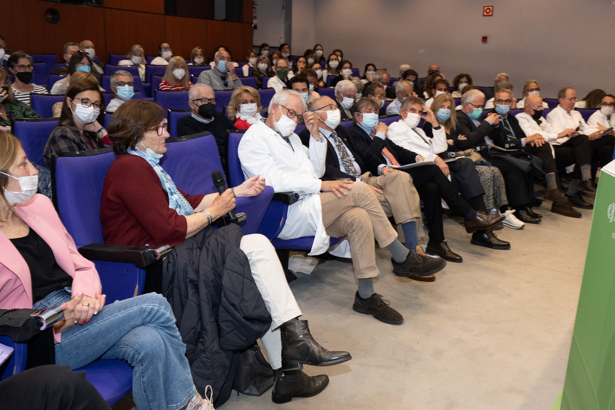 hospitalclinic's tweet photo. 🎊Avui hem celebrat al #CLÍNIC els 4⃣0⃣ anys del primer trasplantament de pàncrees a Espanya.

💪 L'acte posa en valor la feina coordinada dels equips de nefrologia, cirurgia general i digestiva, urologia, anestesiòlegs, immunologia i infermeria.

➕Info👉https://t.co/6D5Y9tN9aN https://t.co/91W87We5qT
