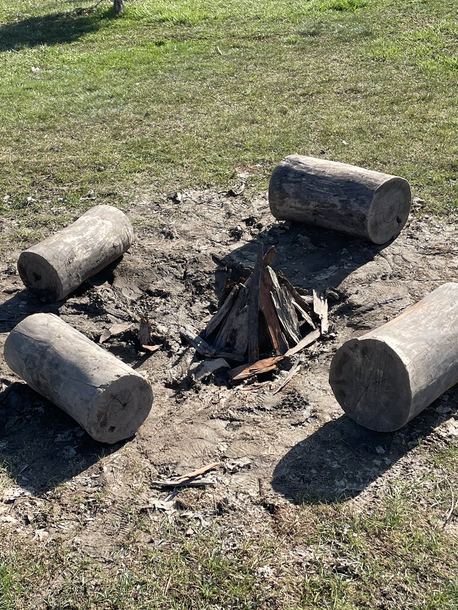 When you can be creative during outside time! What an amazing campfire they built <a href="/DiamondTrailPS/">💎Diamond Trail Public School🐉</a> <a href="/McMarvelous3s/">McIsaacsMarvelousGradeThrees</a>