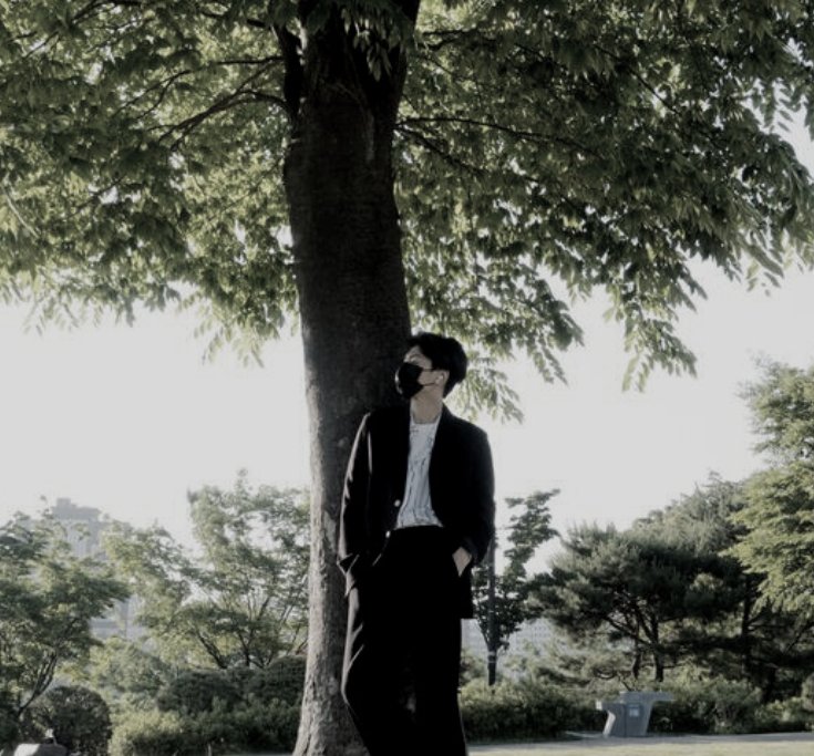 enhypages's tweet photo. — a #jayhoon filo au.

Born and raised as a servant in the Mejia residence, Dence's (psh) only goal since then is to quit this job, leave the residence, and change his future.

And Kaj (pjs), the second eldest grandson, makes his goals difficult to reach. https://t.co/s4cmrMJUTF