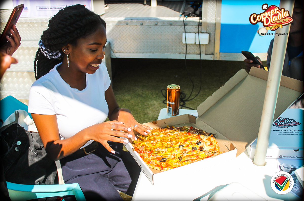 corner_dladla's tweet photo. Happy Friday! 🙂🔥🧀🍕
Grab your slice of joy now..😋 ☎️062 484 6004 for pickup at our Protea Glen Mall outlet OR 🛵@ubereats_za for delivery.
#CornerDladlaPizzeria #ZwakalaSoGawula #WoodFiredPizza #KasiPizza #ProudlySouthAfrican #BestSharedMeal #Lunch #Avo #Friends #Family https://t.co/YykgxWMbJE