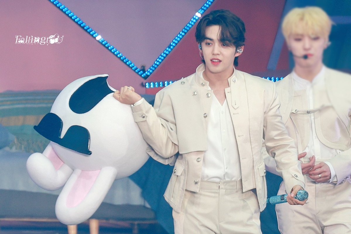 230312 Caratland

🐰

#승철 #에스쿱스 
#SEVENTEEN 
#세븐틴 
<a href="/pledis_17/">세븐틴(SEVENTEEN)</a>