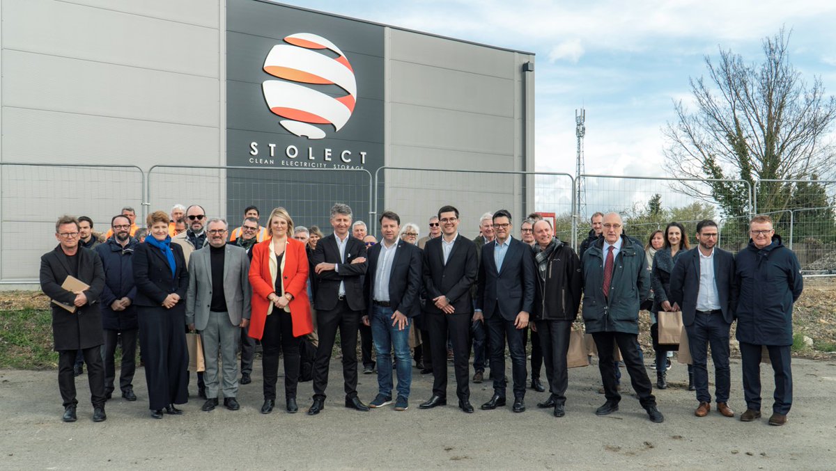 MagalieNauleau's tweet photo. @SNCFVoyageurs TER Bretagne est fier d’accueillir @stolect_fr  sur le site du Technicentre Maintenance Bretagne, symbole de son #engagement en faveur de l’#innovation au service de la #décarbonation. 
@Regionbretagne @SmileSmartGrids @Bpifrance 
#rse @TERBreizhGo #bretagne https://t.co/jDlAQxHSFO