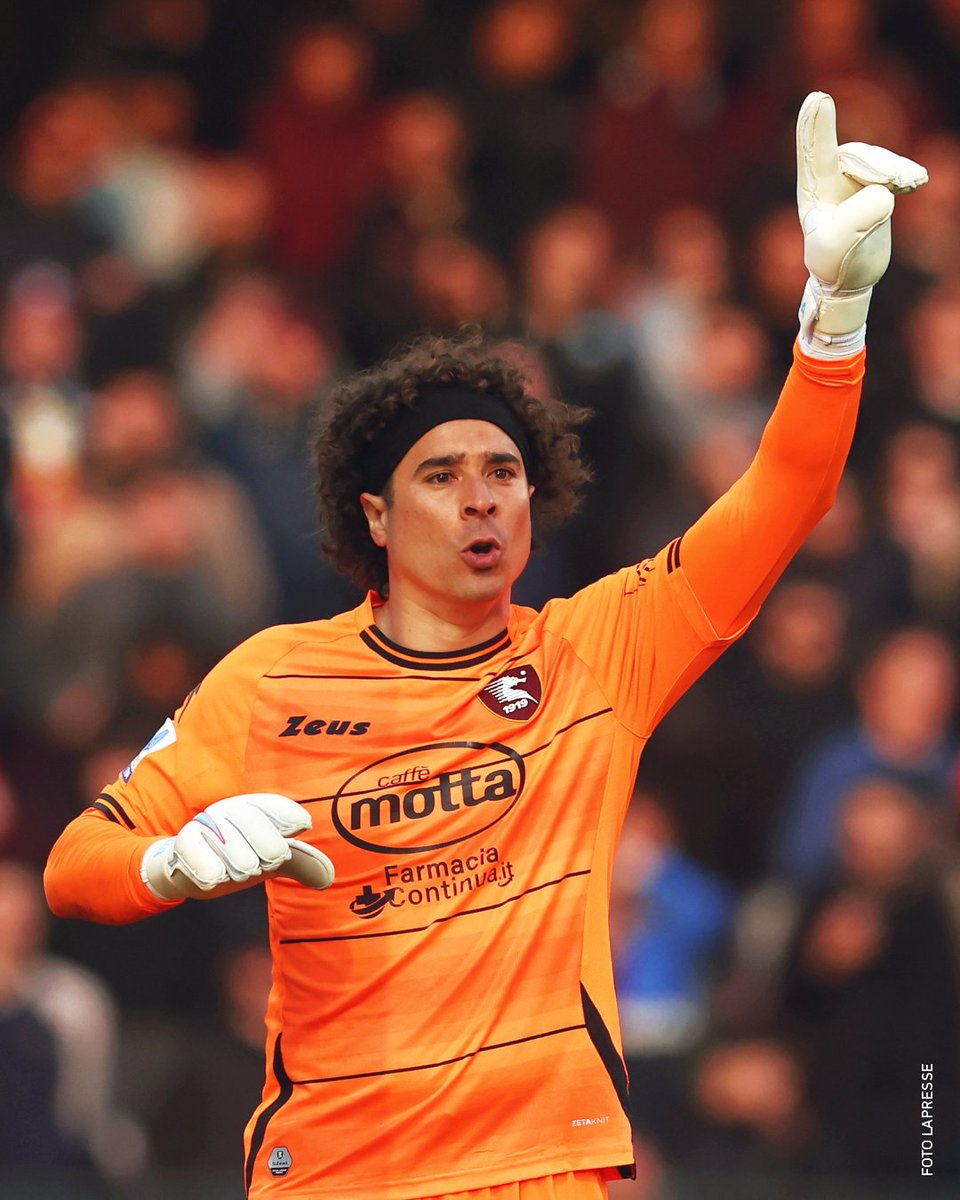 SerieA_ES's tweet photo. 🧤 ¿Quién si no para un día como hoy?

 #InternationalGoalkeeperDay @yosoy8a https://t.co/WnP8mrp17j