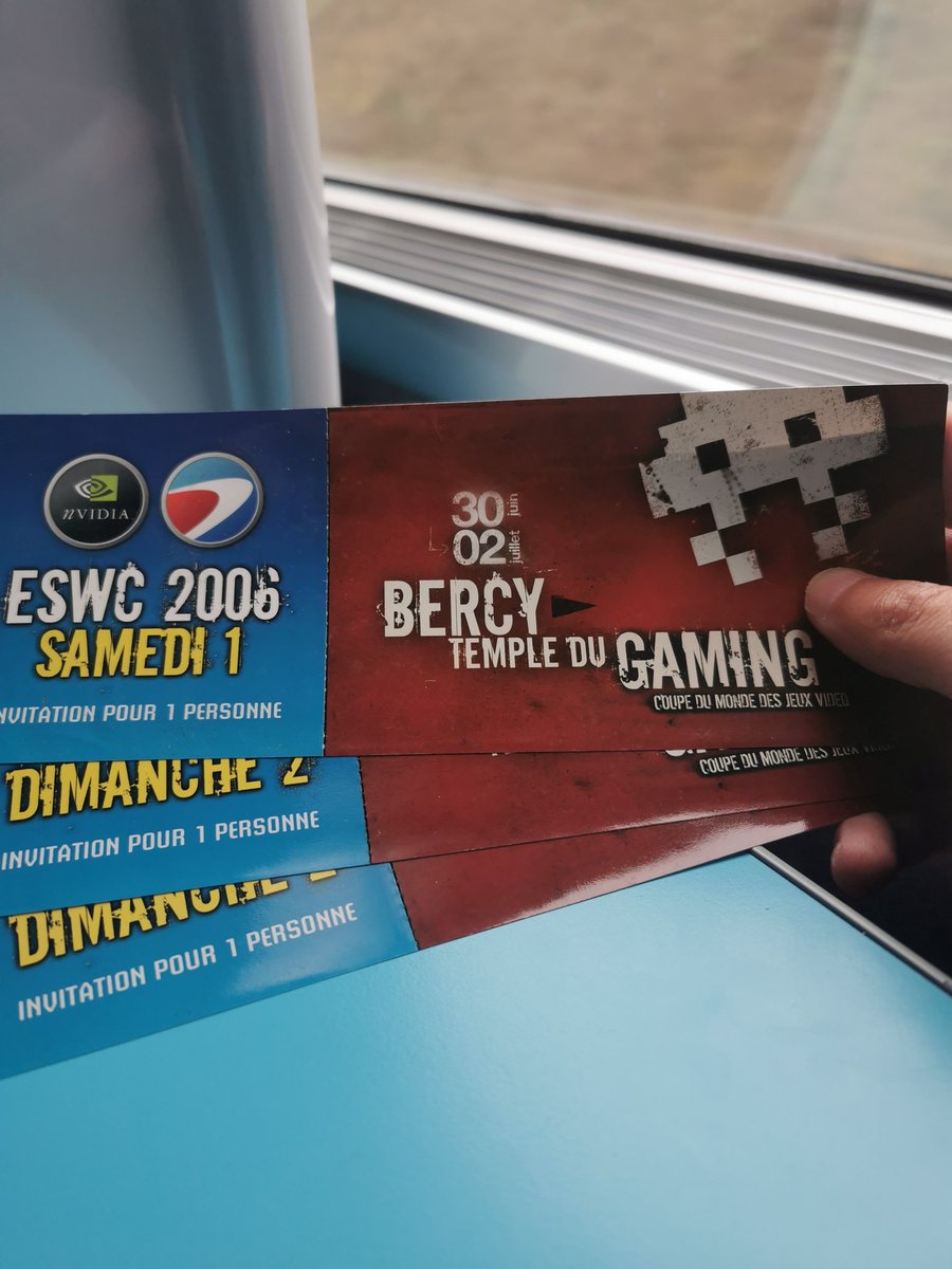 Qui je retrouve au Major CSGO à Bercy ? 

J'ai 3 places en mp pour mes connaissances si vous n'avez pas réussi à choper une place.