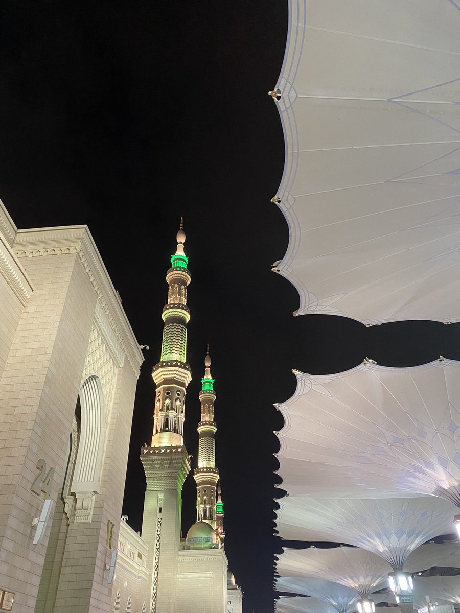 ashaaakal's tweet photo. Beauty at all times. Subhanallah https://t.co/Irn9c4k2fl