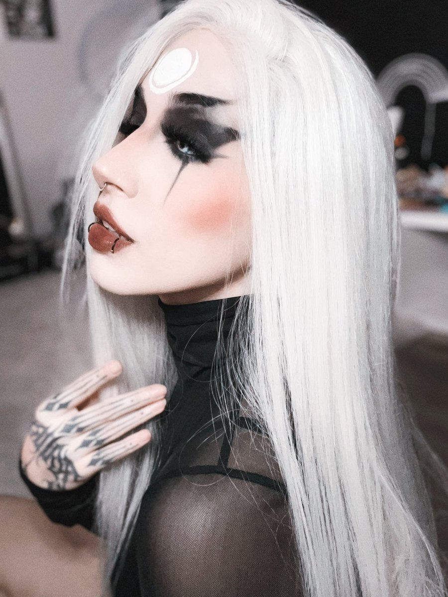 nordlys's tweet photo. throwback to my diana inspired makeup :3c!! what champion should i do next? https://t.co/8JI4Y3FFSb